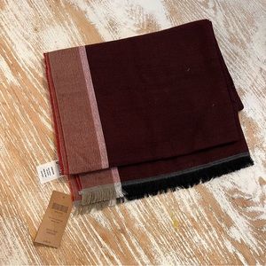 NWT Duluth Scarf